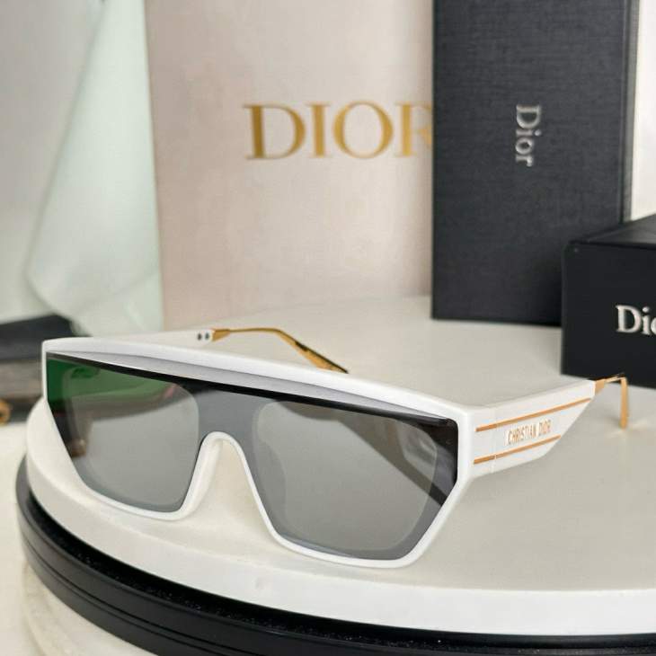 Picture of Dior Sunglasses _SKUfw77817385fw